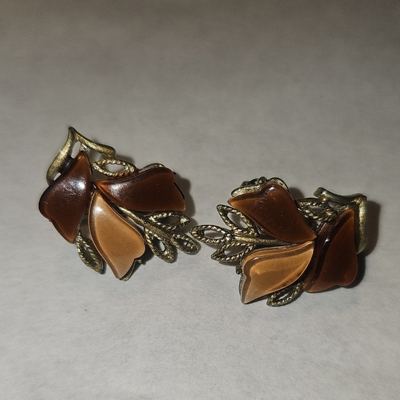 Vintage Coro Stamped Brown and Tan Leaf Earrings - Picture 1 of 5